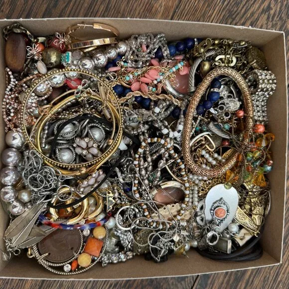 Over 4 lbs Mystery Jewelry Lot - Picture 7 of 8